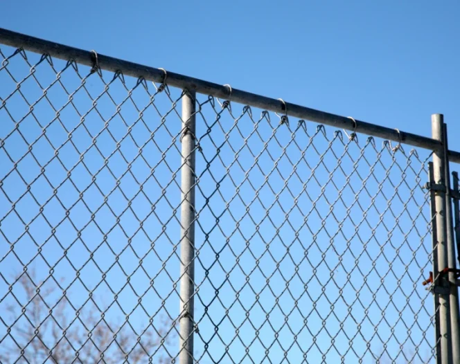 chain link fence.service